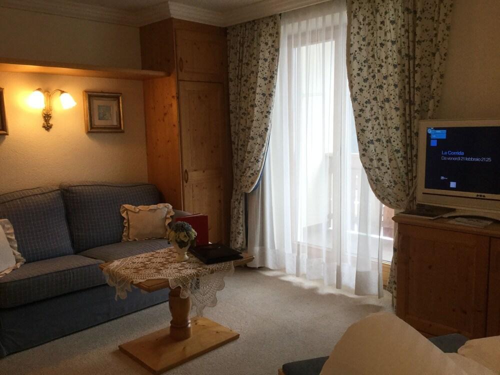 Hotel Sassongher Corvara In Badia Extérieur photo