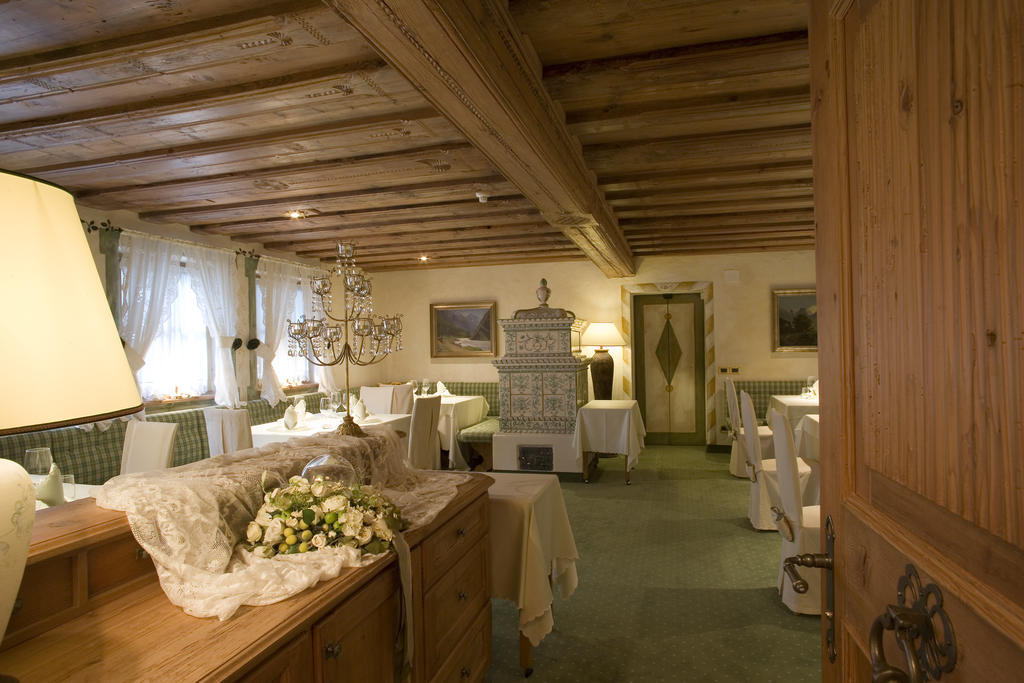 Hotel Sassongher Corvara In Badia Extérieur photo