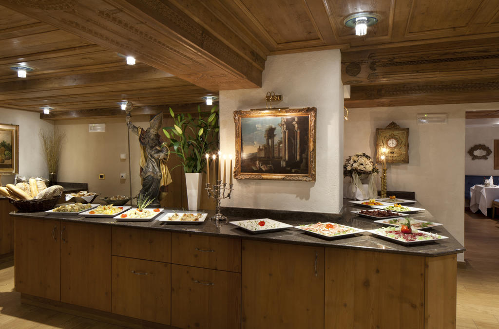 Hotel Sassongher Corvara In Badia Extérieur photo