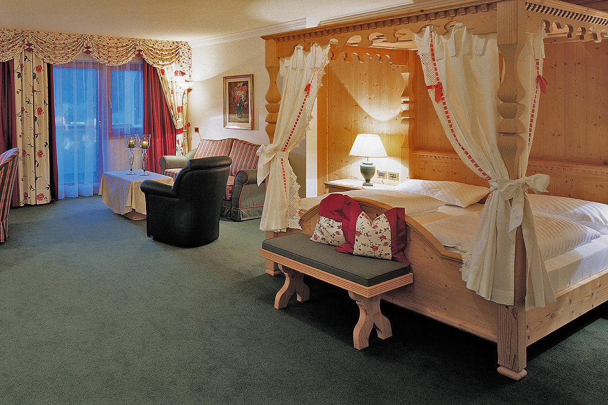 Hotel Sassongher Corvara In Badia Extérieur photo