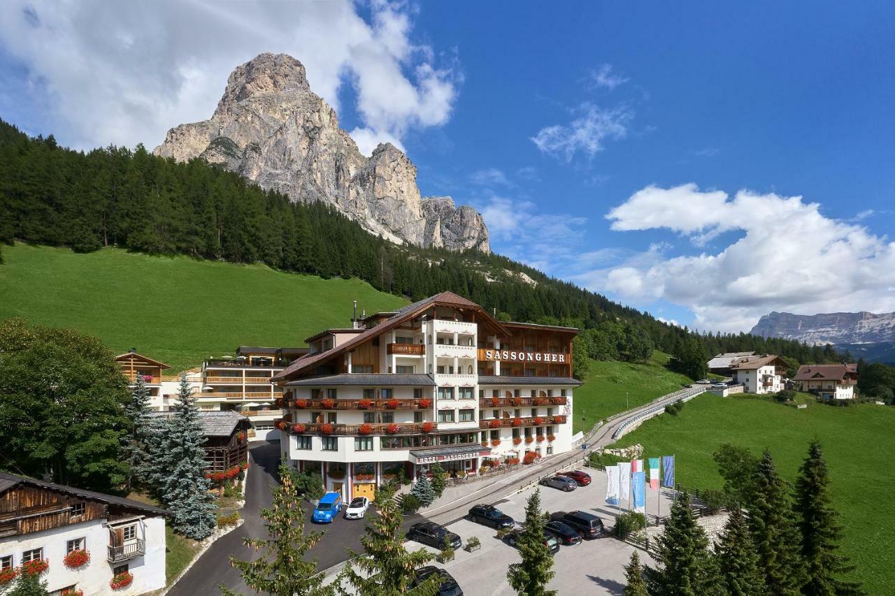 Hotel Sassongher Corvara In Badia Extérieur photo